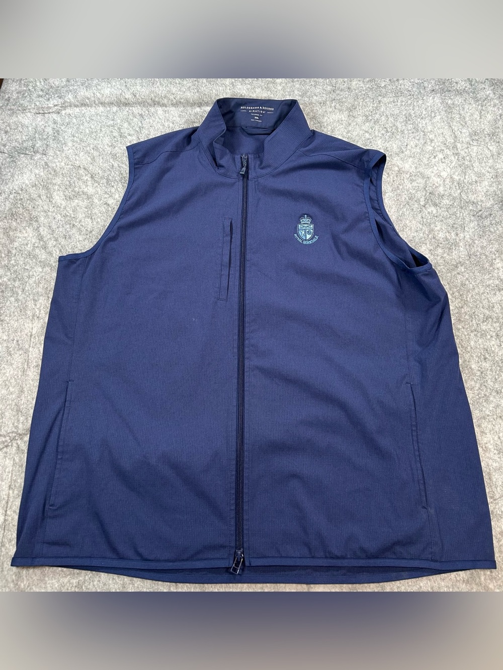 HOLDERNESS & BOURNE
THE VENTURA VEST: NAVY Sz 2XL Royal Birkdale Logo